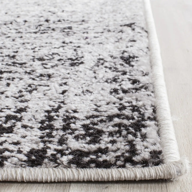 Safavieh Adirondack 2'-6" x 10'-0" Rug in Silver / Black