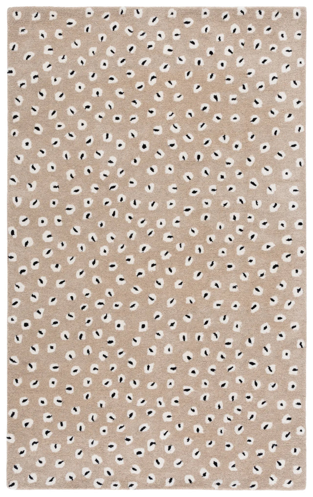 Safavieh Fifth Avenue 4'-0" x 6'-0" Rug in Beige / Ivory