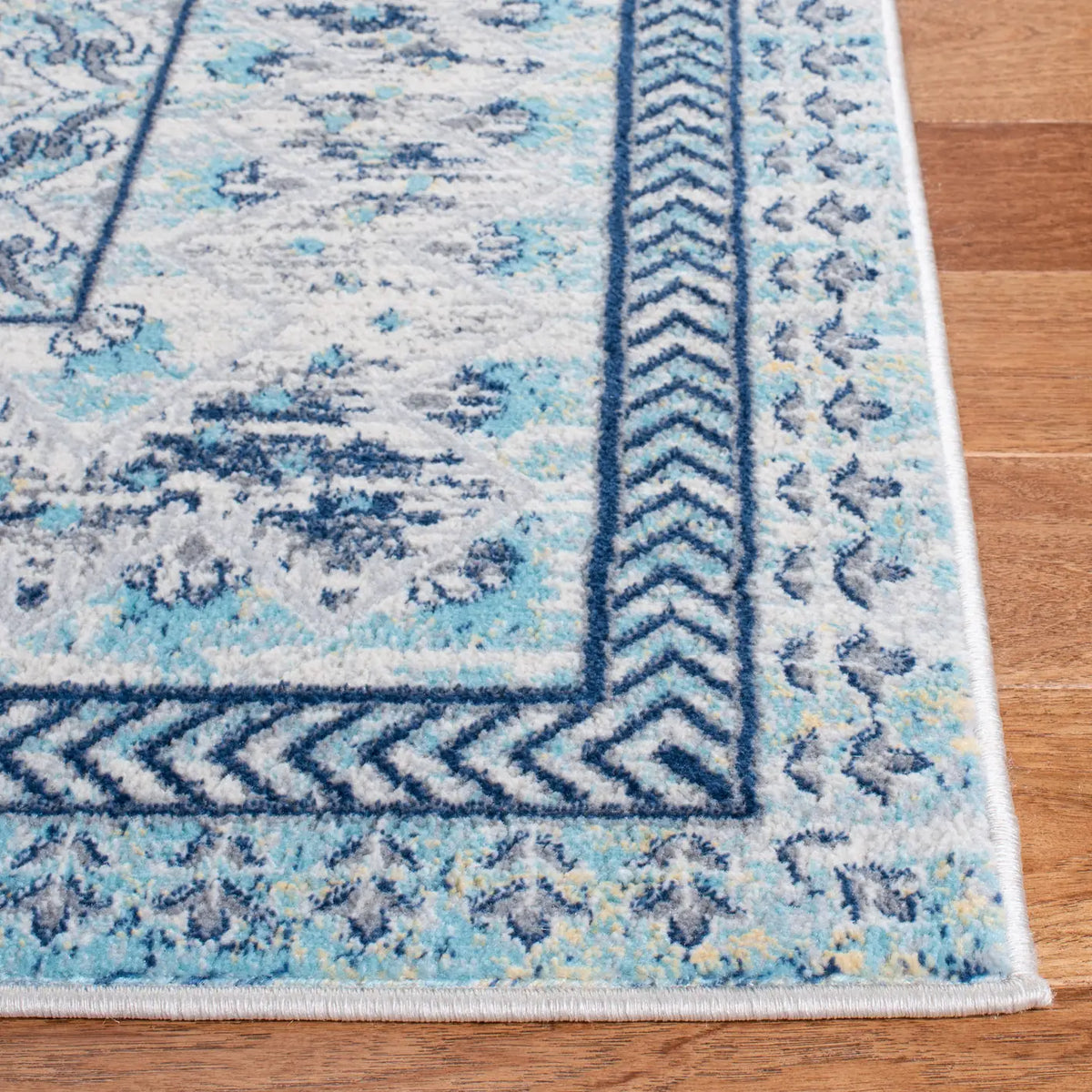 Safavieh Brentwood 4'-0" x 6'-0" Rug in Ivory / Aqua