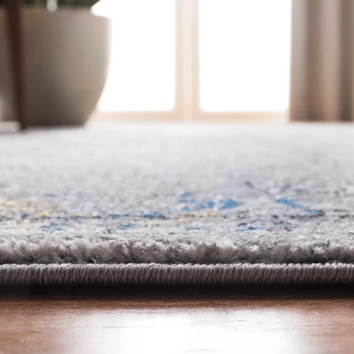 Safavieh Evoke 4'-0" x 6'-0" Rug in Dark Grey / Yellow