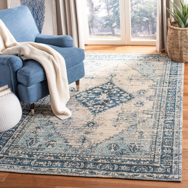 Safavieh Classic Vintage 5'-0" x 8'-0" Rug in Blue