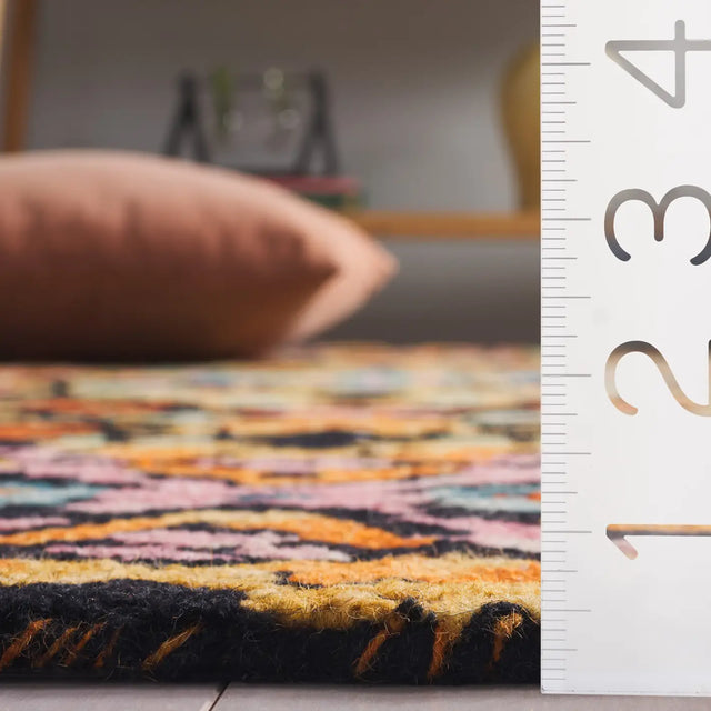 Safavieh Aspen 4'-0" x 6'-0" Rug in Black / Rust