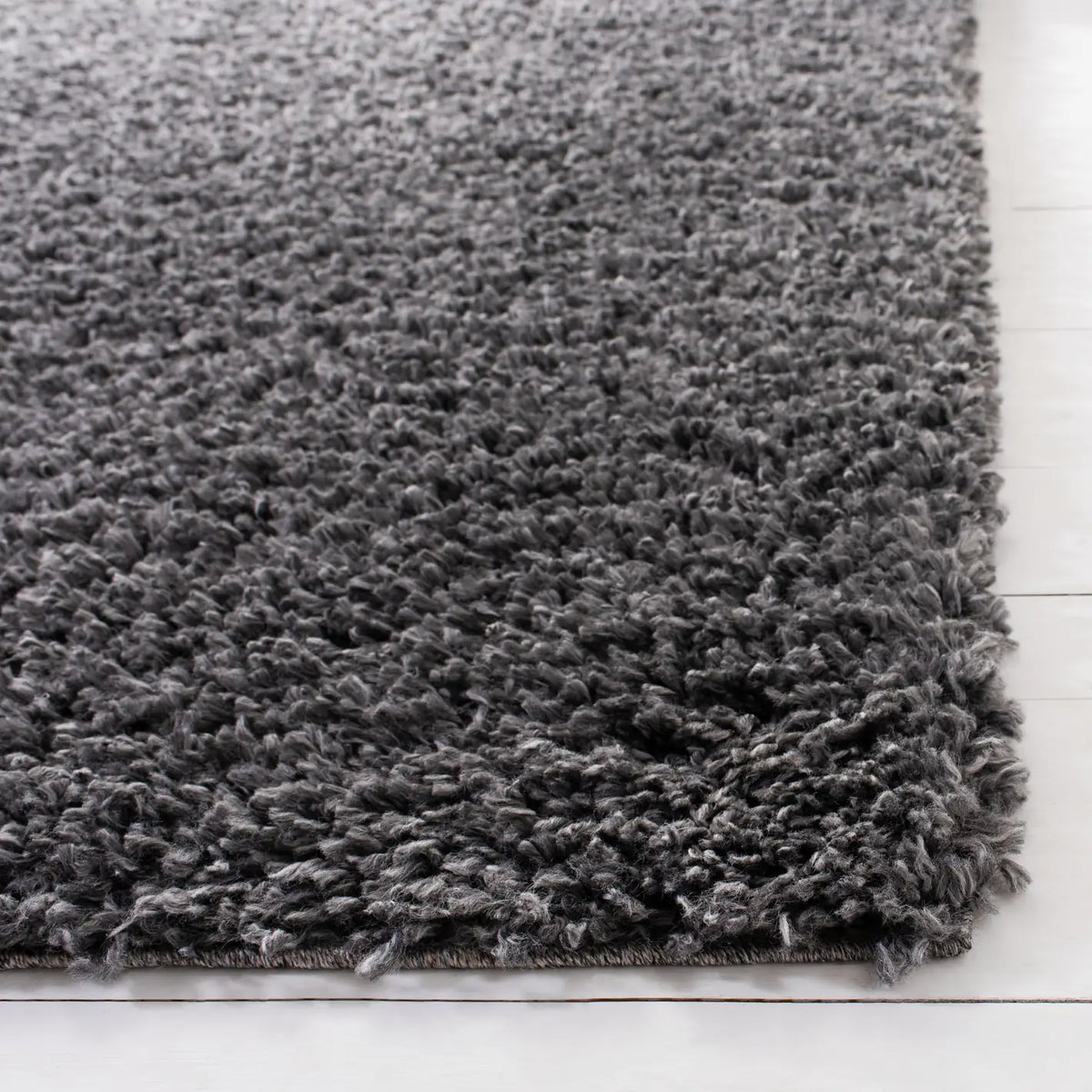 Safavieh August Shag 5'-3" x 7'-6" Rug in Charcoal