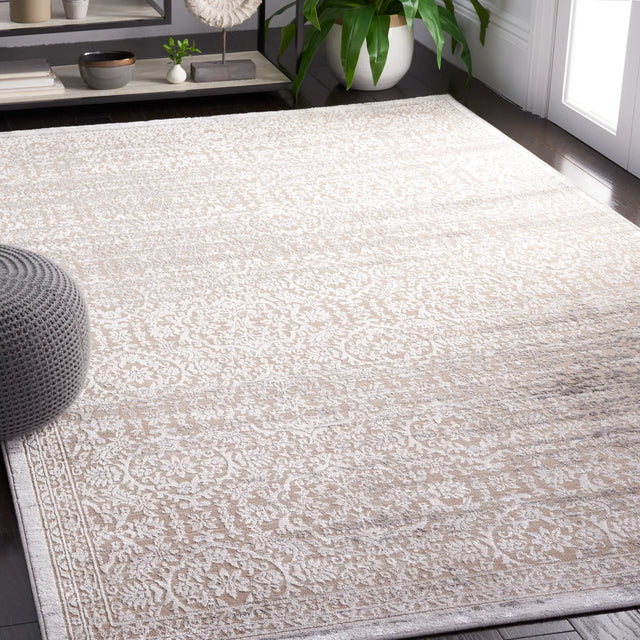 Safavieh Amelia 4'-5" x 6'-5" Rug in Beige / Ivory