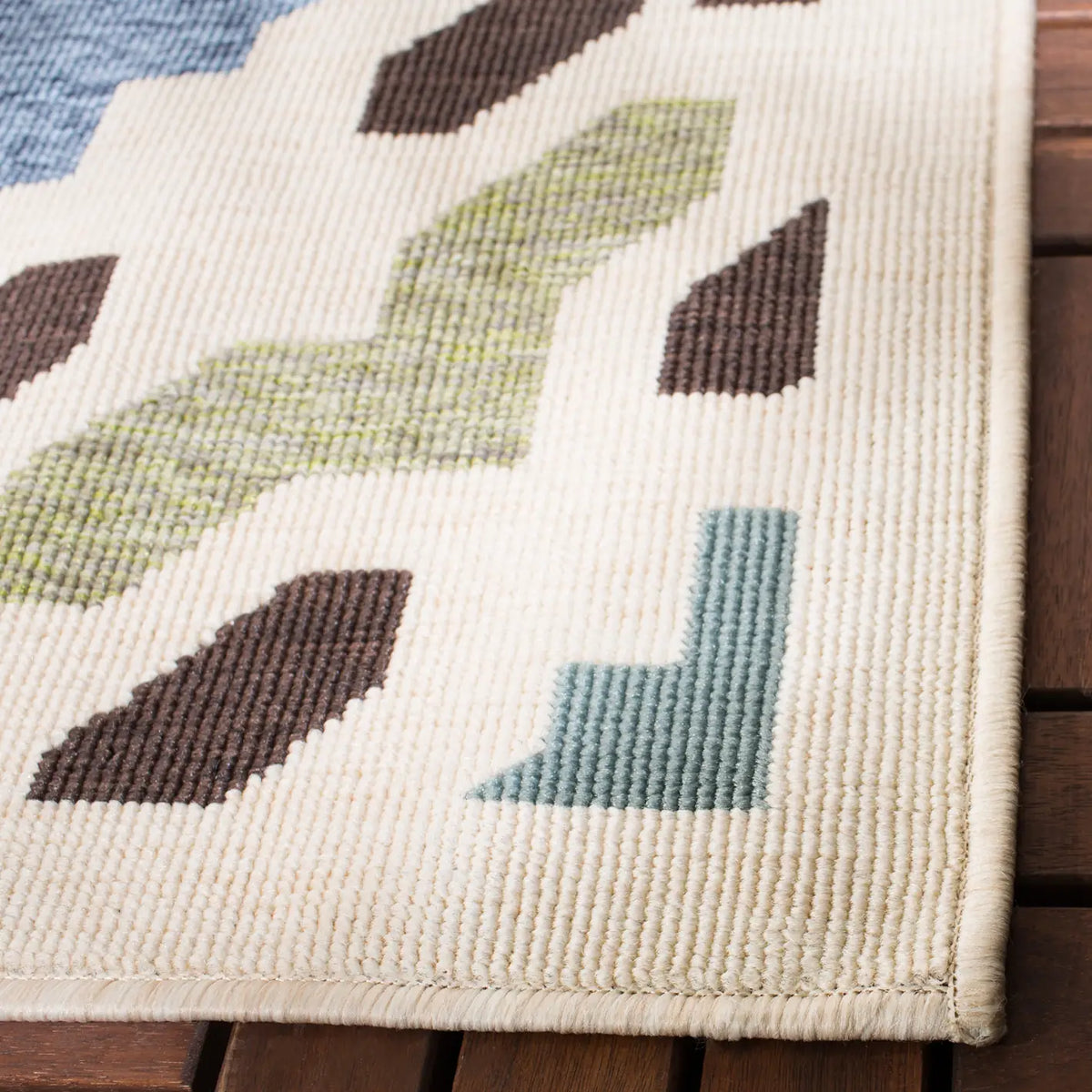 Safavieh Veranda 6'-7" x 9'-6" Rug in Cream / Aqua