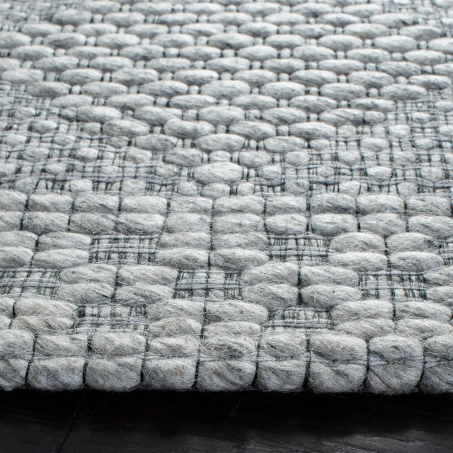 Safavieh Marbella 7'-0" x 7'-0" Rug in Silver / Grey