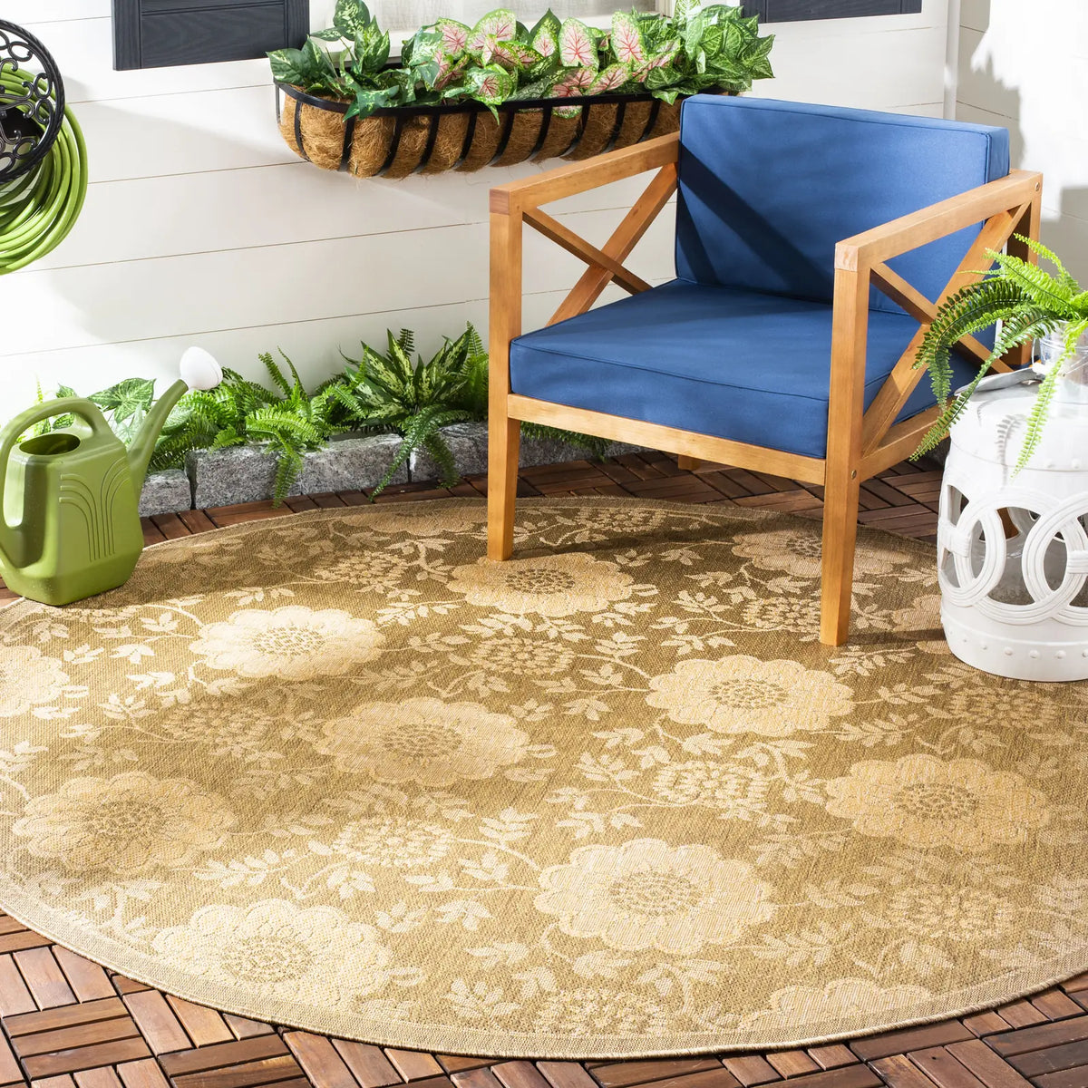Safavieh Courtyard 6'-7" x 6'-7" Rug in Gold / Natural