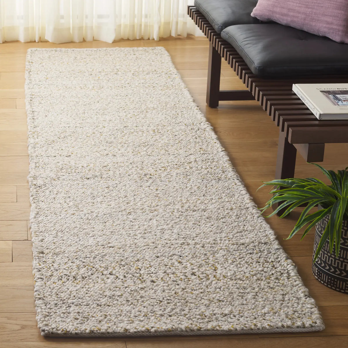 Safavieh Renewal 2'-3" x 8'-0" Rug in Beige / Gold