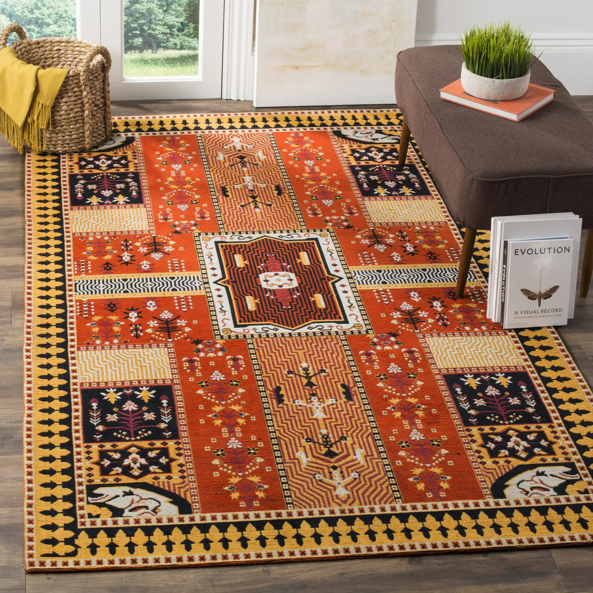 Safavieh Classic Vintage 4'-0" x 6'-0" Rug in Orange / Gold