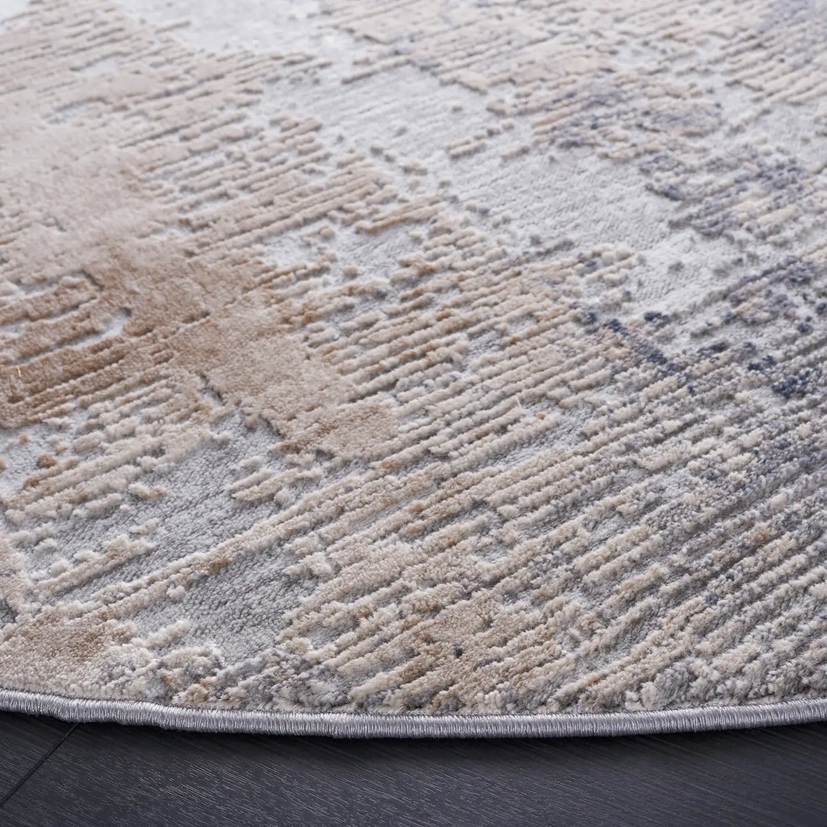 Safavieh Vogue 6'-7" x 6'-7" Rug in Beige / Grey