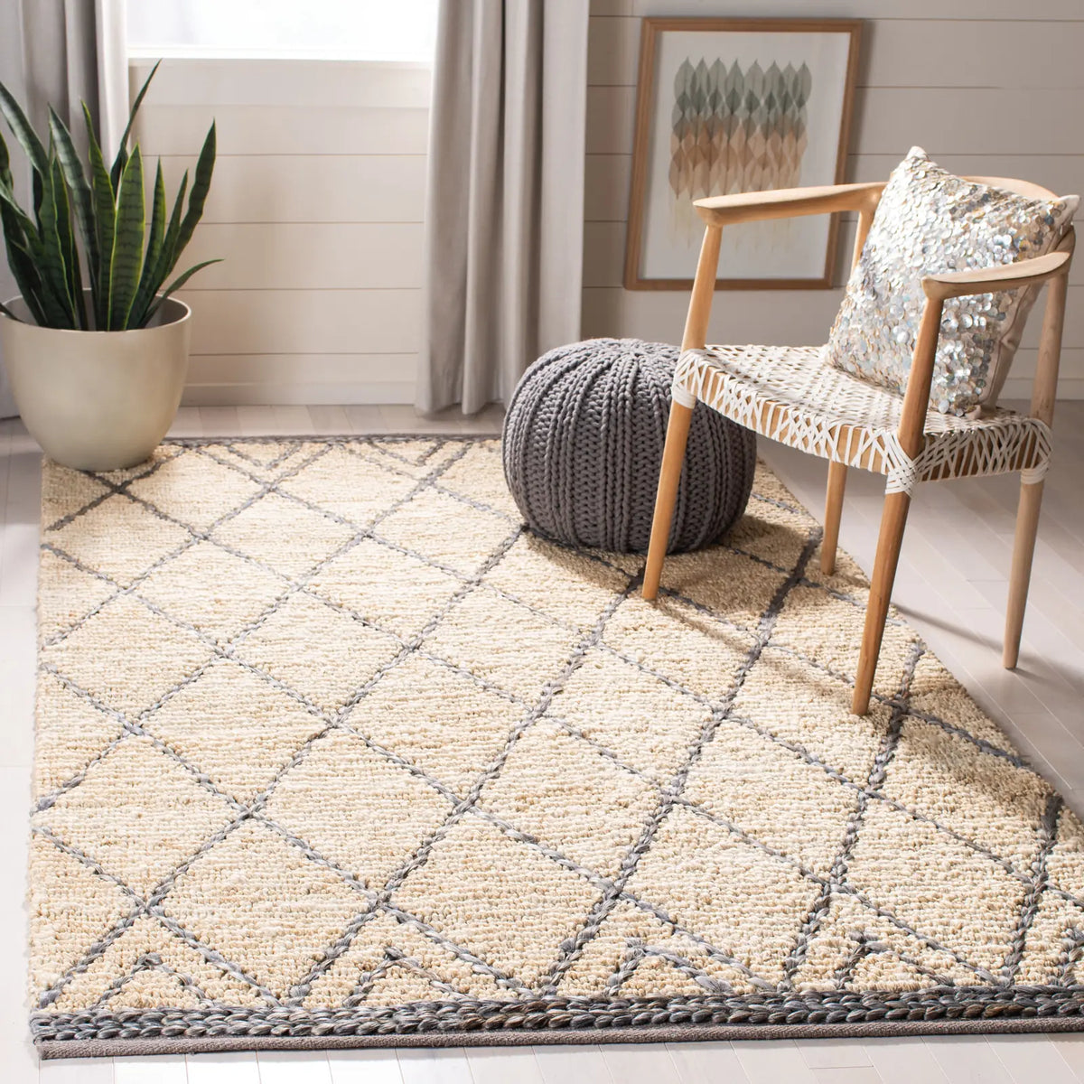 Safavieh Natural Fiber 4'-0" x 6'-0" Rug in Natural / Grey