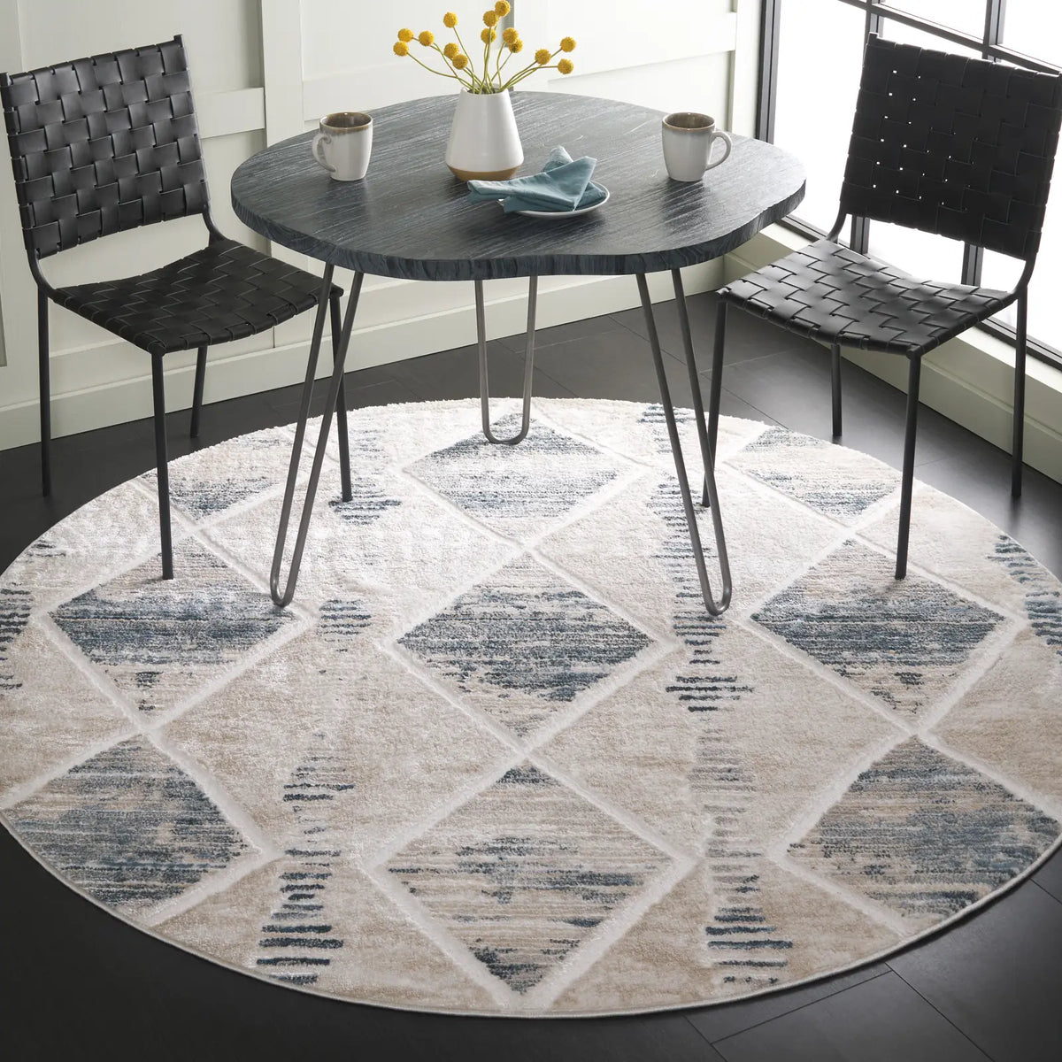 Safavieh Kingston 6'-7" x 6'-7" Rug in Beige / Grey