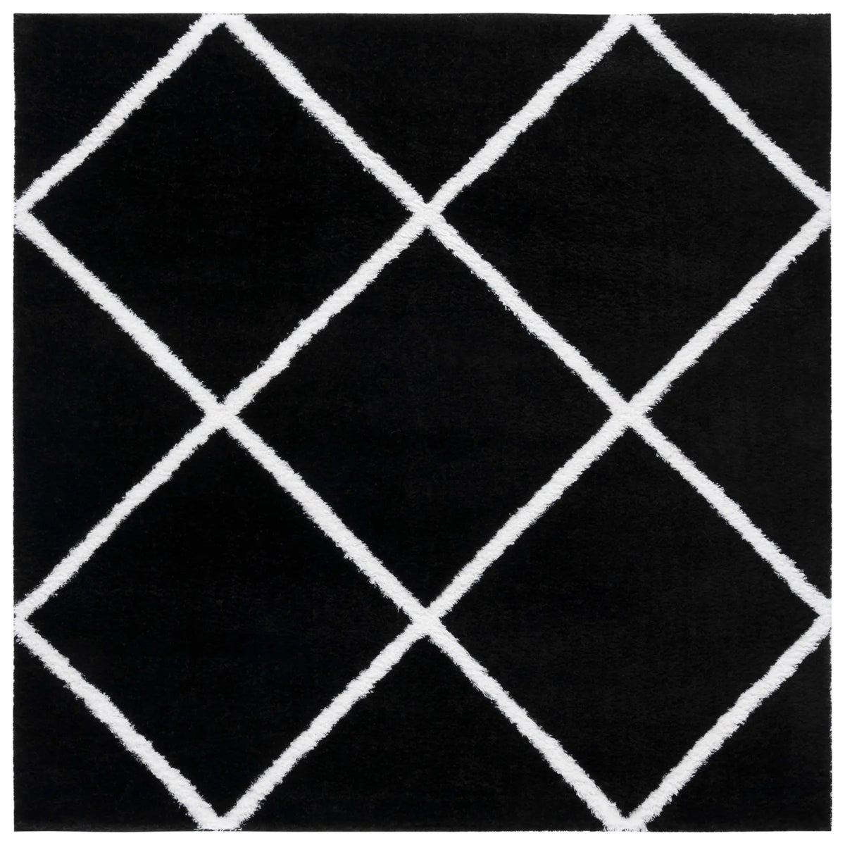 Safavieh Tahoe Shag 6'-7" x 6'-7" Rug in Black / White
