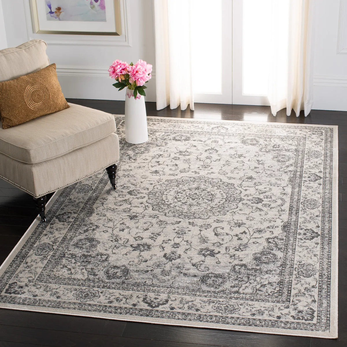 Safavieh Atlas 4'-0" x 6'-0" Rug in Ivory / Beige