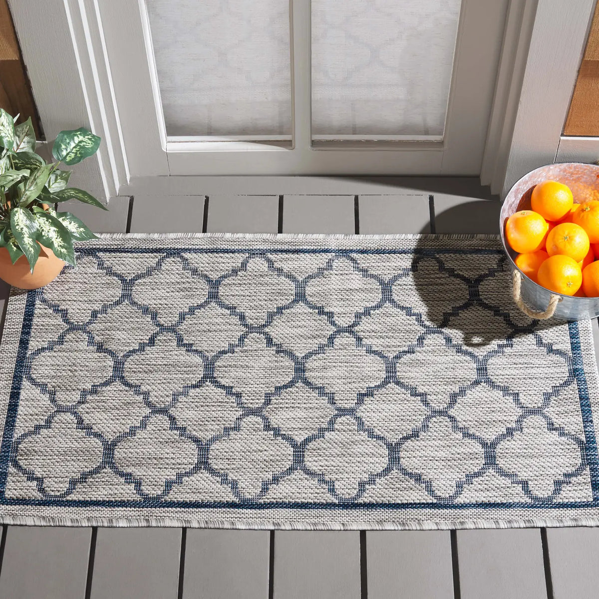 Safavieh Courtyard 2'-0" x 3'-7" Rug in Grey / Navy