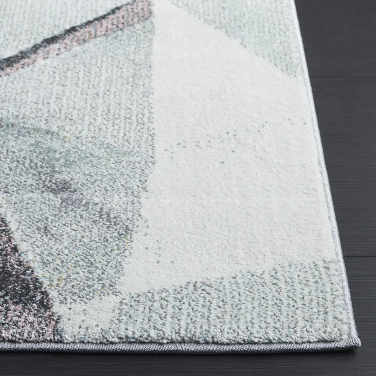 Safavieh Porcello 4'-0" x 6'-0" Rug in Ivory / Pink