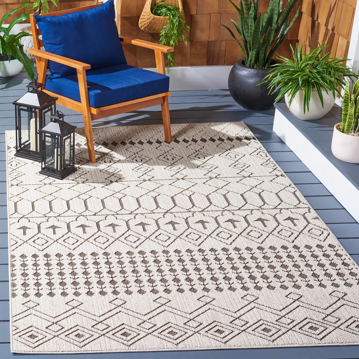 Safavieh Global 4'-0" x 6'-0" Rug in Beige / Dark Beig