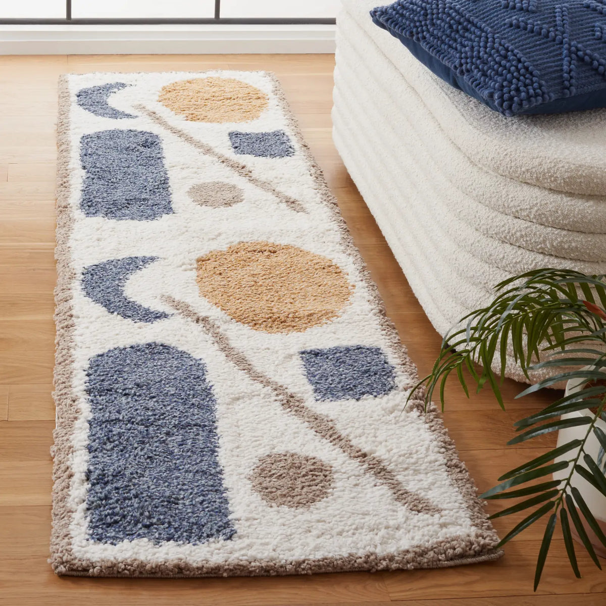 Safavieh Calico Shag 2'-2" x 8'-0" Rug in Ivory / Blue