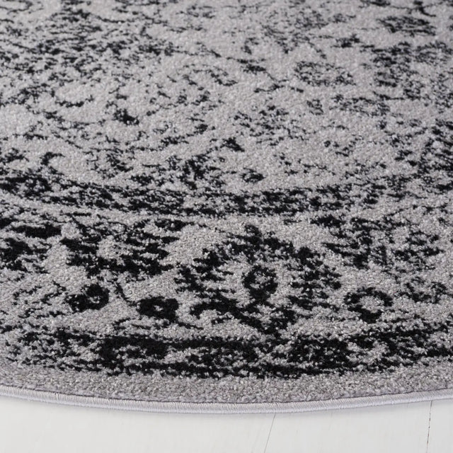 Safavieh Adirondack 6'-0" x 6'-0" Rug in Grey / Black