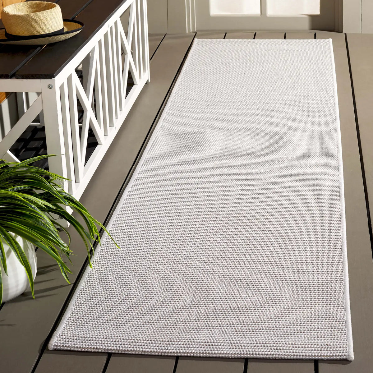 Safavieh Sisal All-Weather 2'-2" x 8'-0" Rug in Ivory / Beige