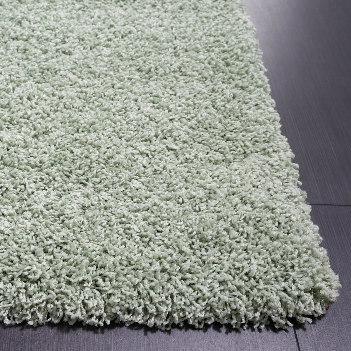 Safavieh Sgl-Laguna Shag 5'-3" x 7'-6" Rug in Light Sage