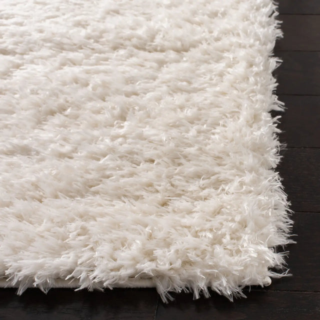 Safavieh Madrid Shag 200 4'-0" x 6'-0" Rug in Ivory