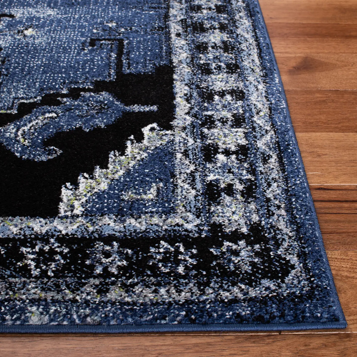Safavieh Vintage Hamadan 4'-0" x 6'-0" Rug in Blue / Black
