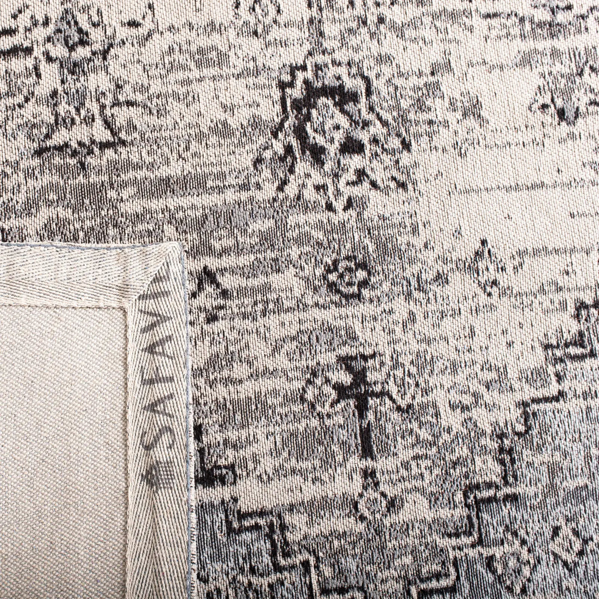 Safavieh Classic Vintage 5'-0" x 8'-0" Rug in Grey