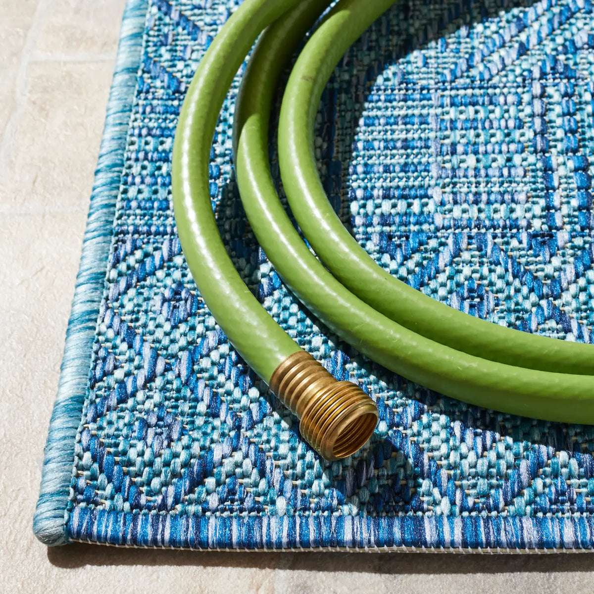 Safavieh Courtyard 4'-0" x 5'-7" Rug in Aqua / Navy