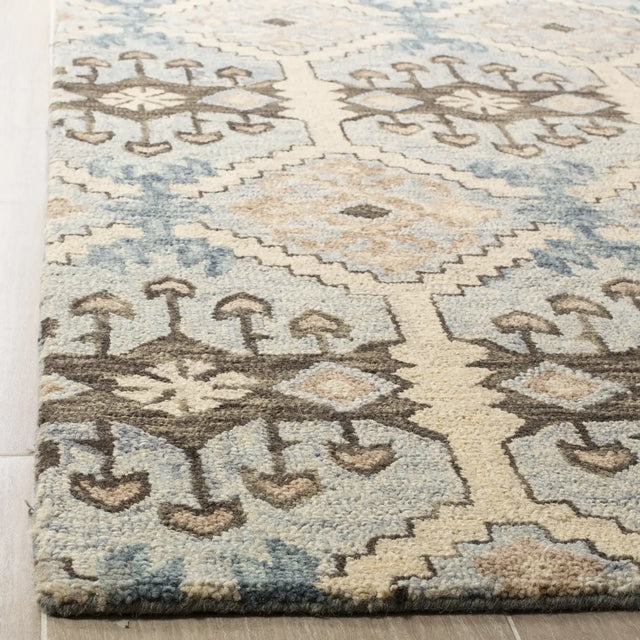 Safavieh Aspen 4'-0" x 6'-0" Rug in Light Blue / Cream