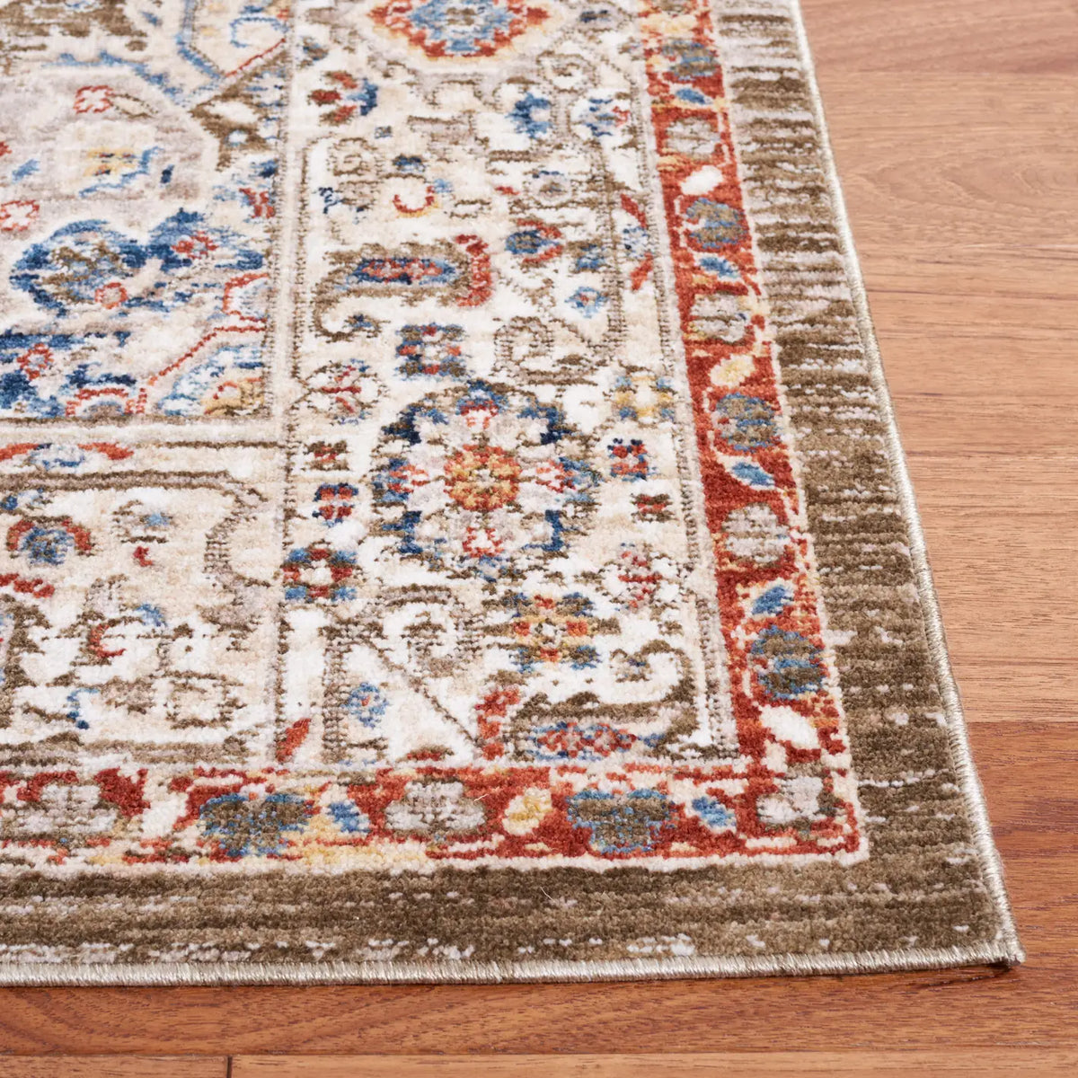 Safavieh Olympia 4'-0" x 6'-0" Rug in Green / Ivory