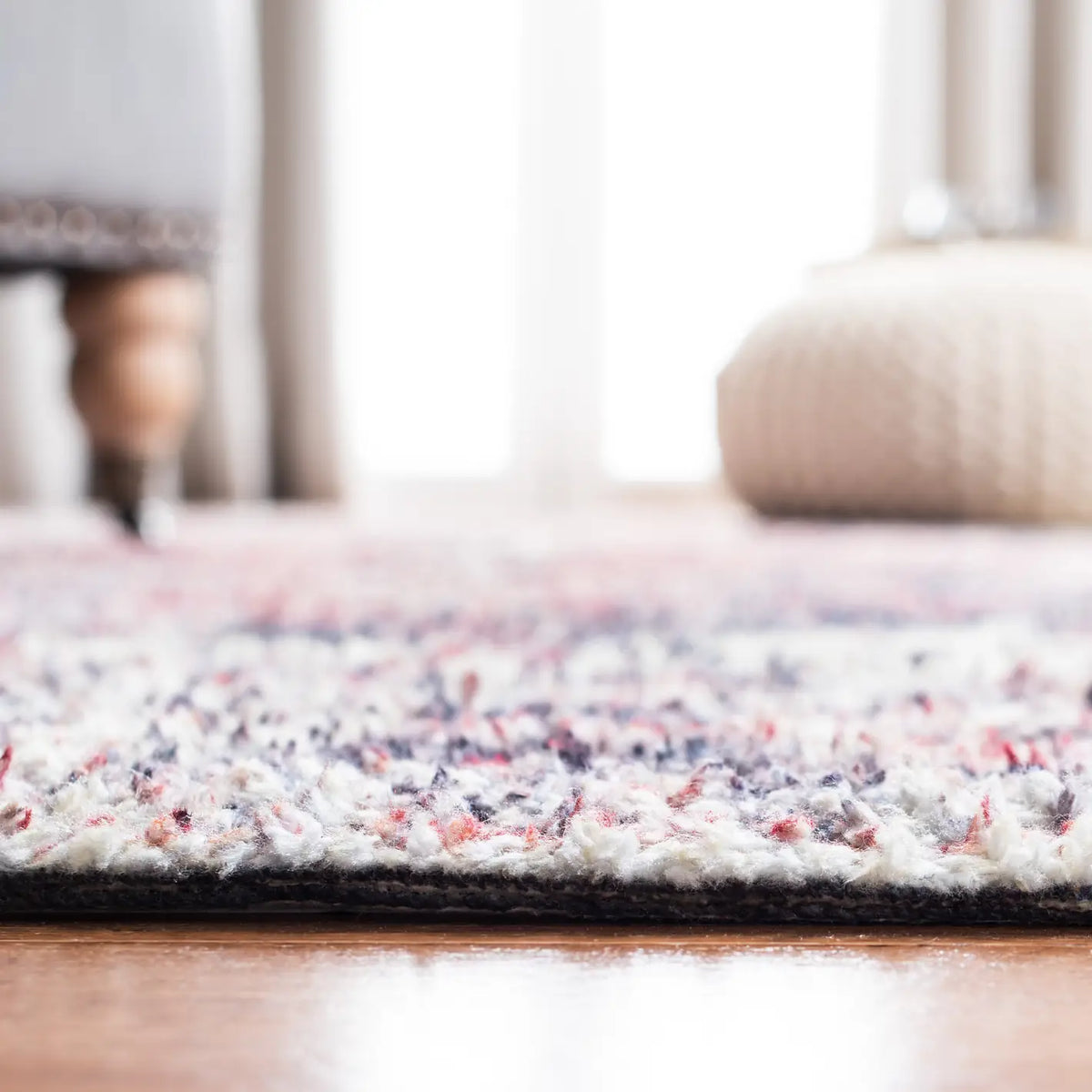 Safavieh Classic Vintage 4'-0" x 6'-0" Rug in Red / Blue