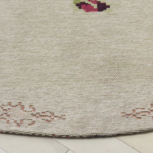 Safavieh Classic Vintage 6'-0" x 6'-0" Rug in Beige / Red