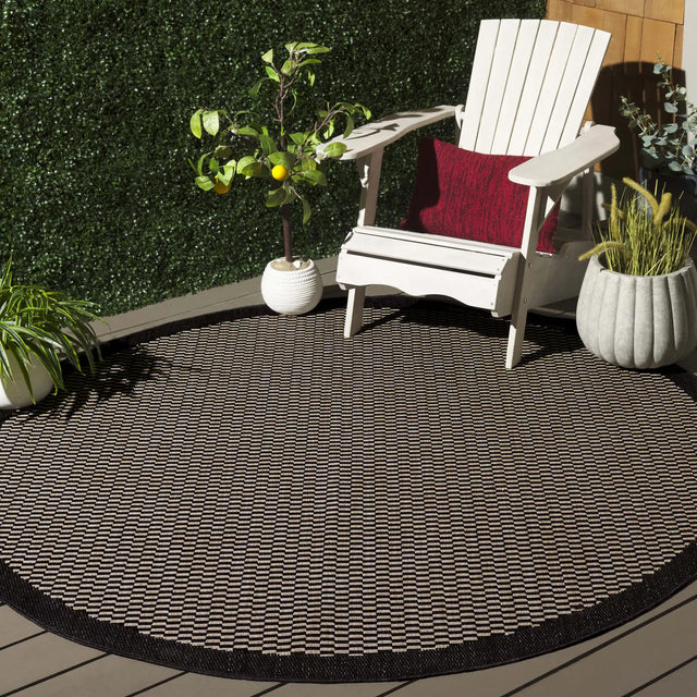 Safavieh Beach House 6'-7" x 6'-7" Rug in Black / Beige