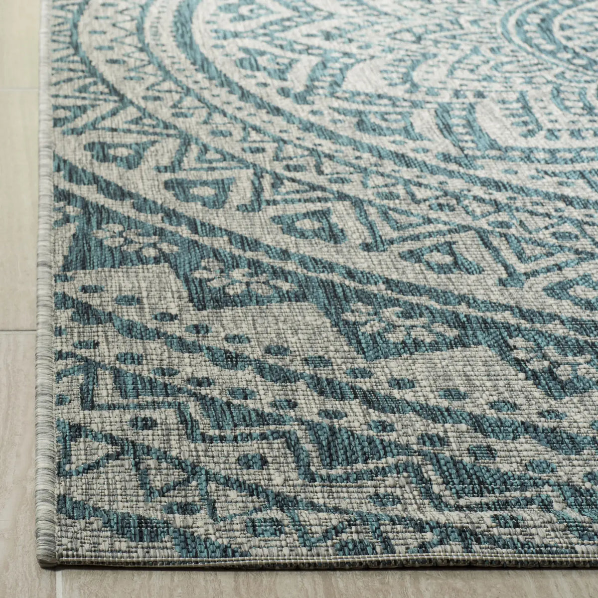 Safavieh Courtyard 4'-0" x 5'-7" Rug in Light Grey / Teal
