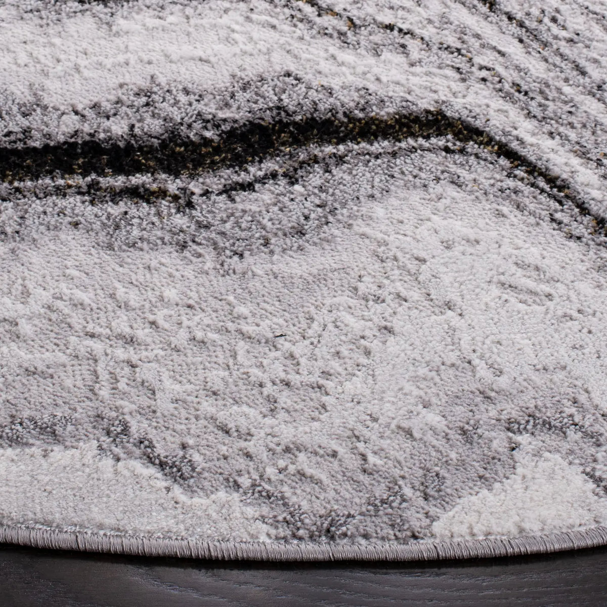 Safavieh Amelia 6'-7" x 6'-7" Rug in Grey / Gold