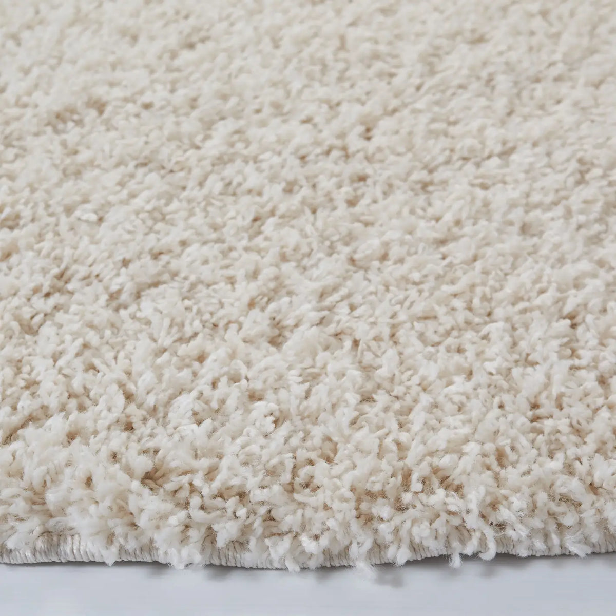 Safavieh Venus Shag 500 5'-3" x 5'-3" Rug in Ivory