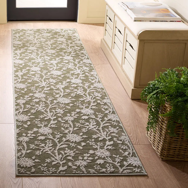Safavieh Cameron 2'-2" x 8'-0" Rug in Green / Ivory