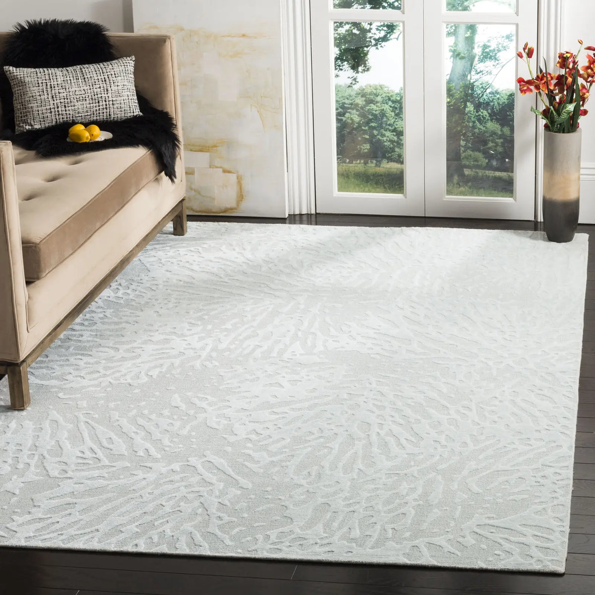 Safavieh Mirage 6'-0" x 9'-0" Rug in Light Grey
