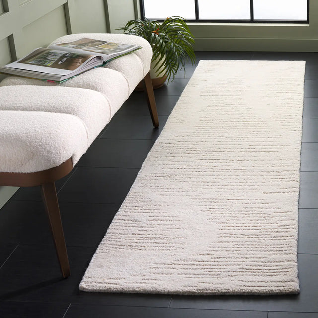 Safavieh Rodeo Drive 2'-3" x 8'-0" Rug in Ivory