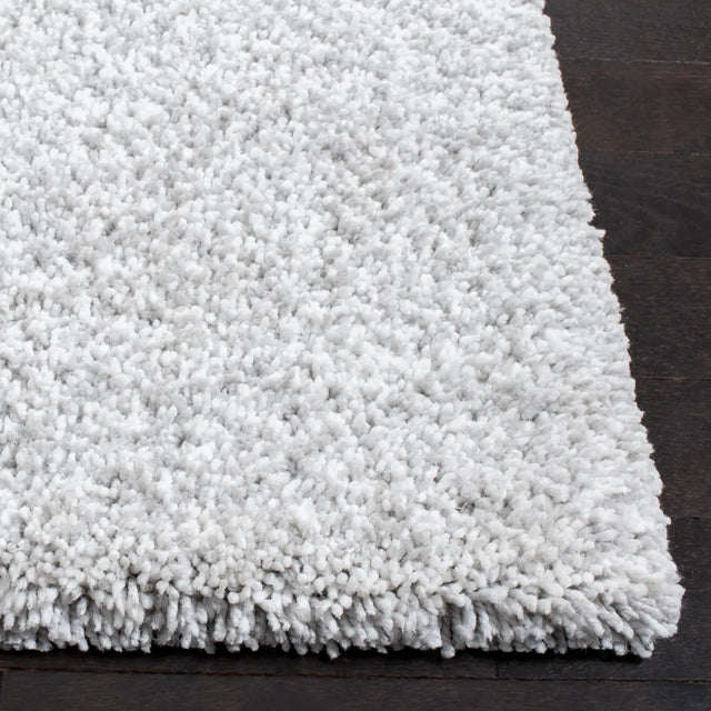 Safavieh Ultimate Shag 4'-0" x 6'-0" Rug in Silver / Ivory