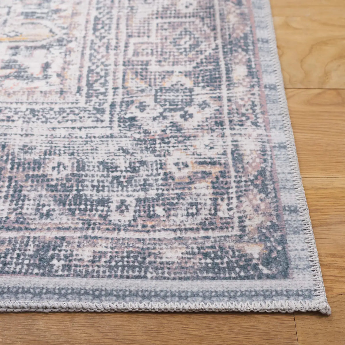 Safavieh Arizona 4'-0" x 6'-0" Rug in Dark Sage / Ivory