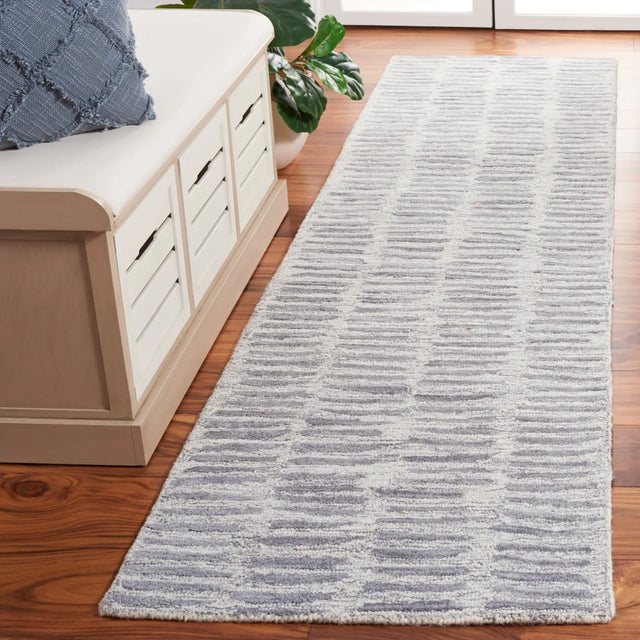 Safavieh Metro 2'-3" x 9'-0" Rug in Silver / Grey