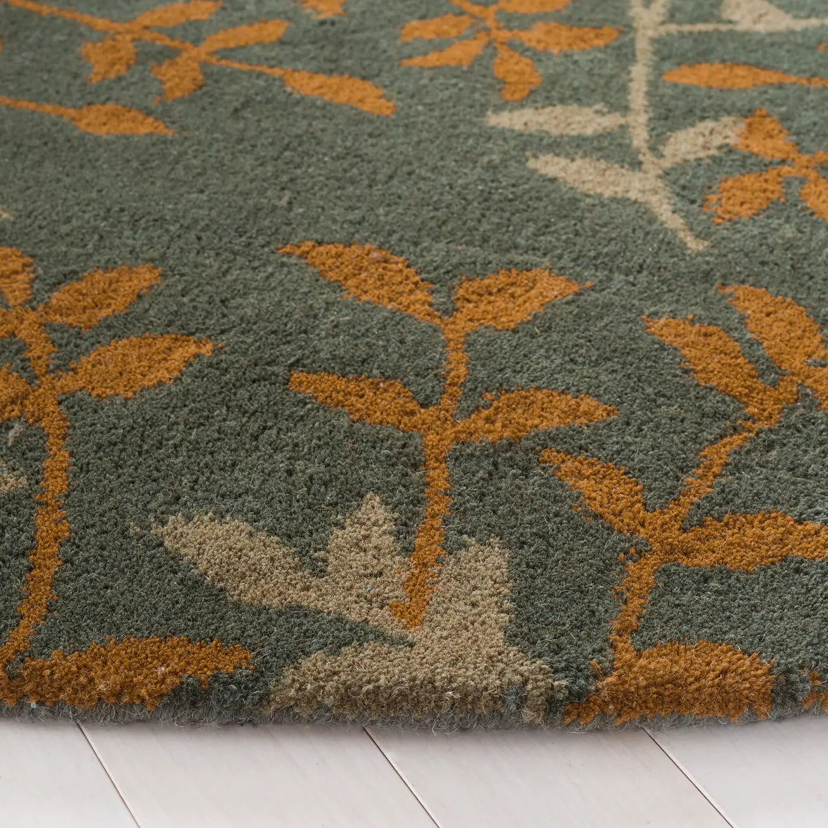 Safavieh Soho 6'-0" x 6'-0" Rug in Grey / Multi