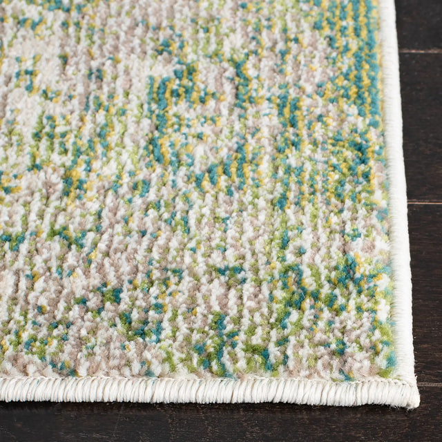 Safavieh Madison 4'-0" x 6'-0" Rug in Green / Ivory