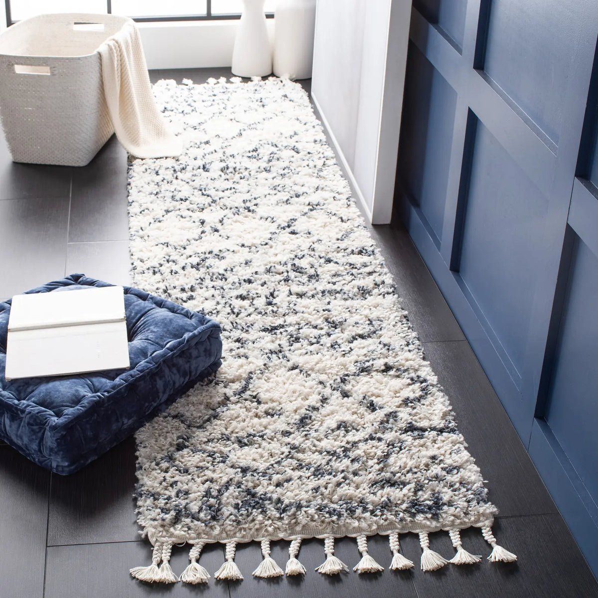 Safavieh Pro Lux Shag 400 2'-0" x 8'-0" Rug in Ivory / Blue