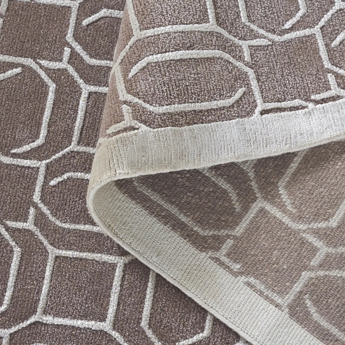 Safavieh Tibetan 6'-0" x 9'-0" Rug in Camel