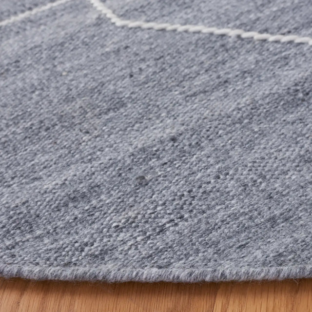 Safavieh Kilim 7'-0" x 7'-0" Rug in Dark Grey / Ivory