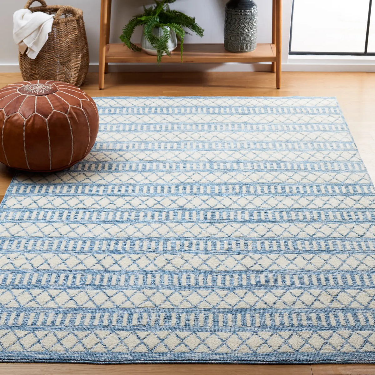 Safavieh Easy Care 4'-0" x 6'-0" Rug in Ivory / Grey