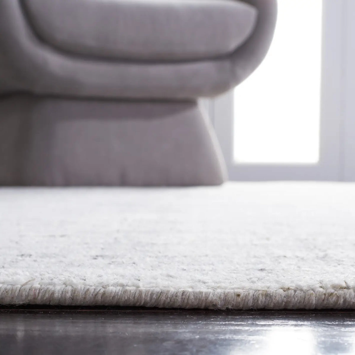 Safavieh Mirage 5'-0" x 8'-0" Rug in Ivory / Grey